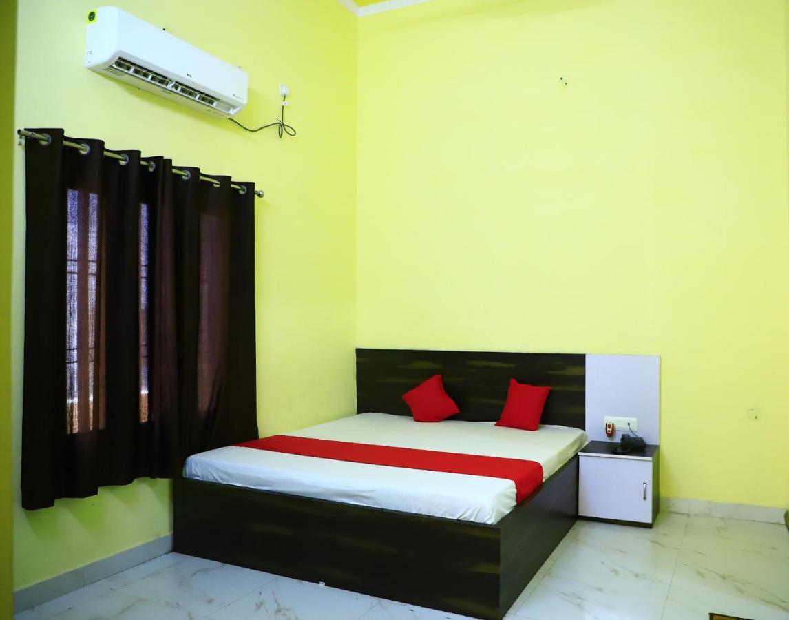 Shivraj Homestay Mathura Bagian luar foto