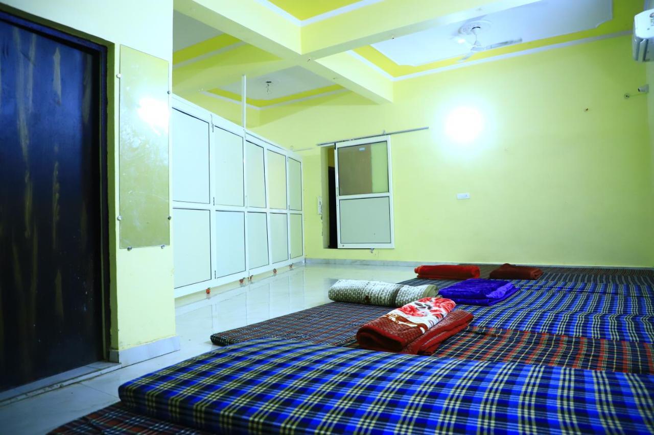 Shivraj Homestay Mathura Bagian luar foto