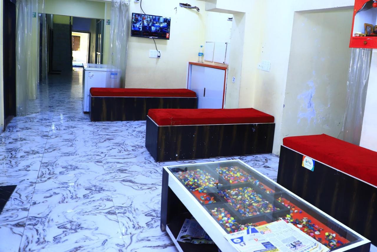 Shivraj Homestay Mathura Bagian luar foto