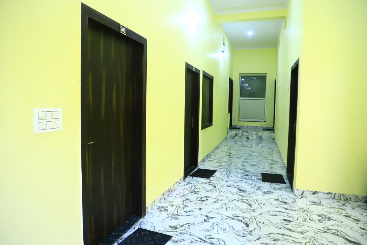 Shivraj Homestay Mathura Bagian luar foto