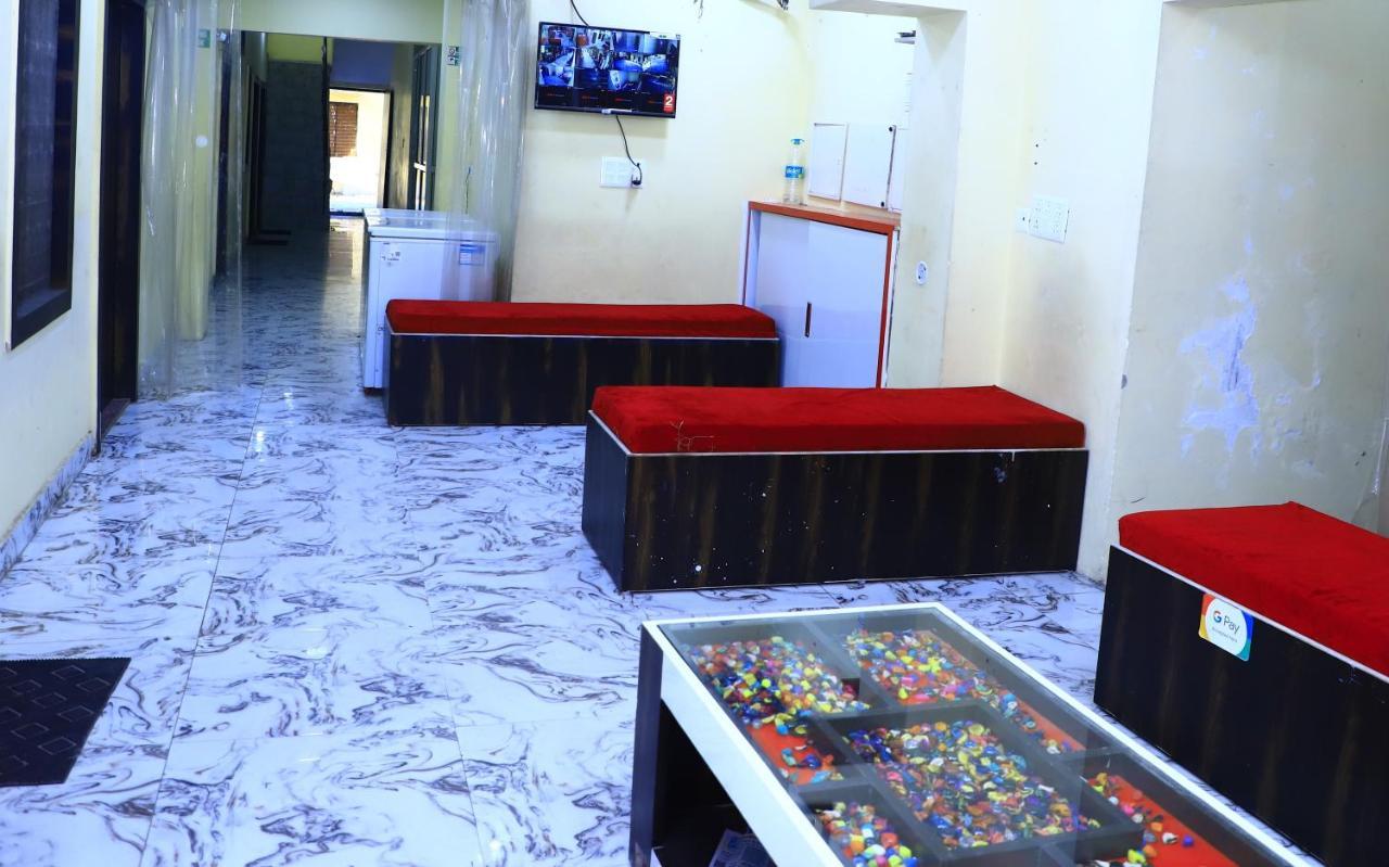 Shivraj Homestay Mathura Bagian luar foto