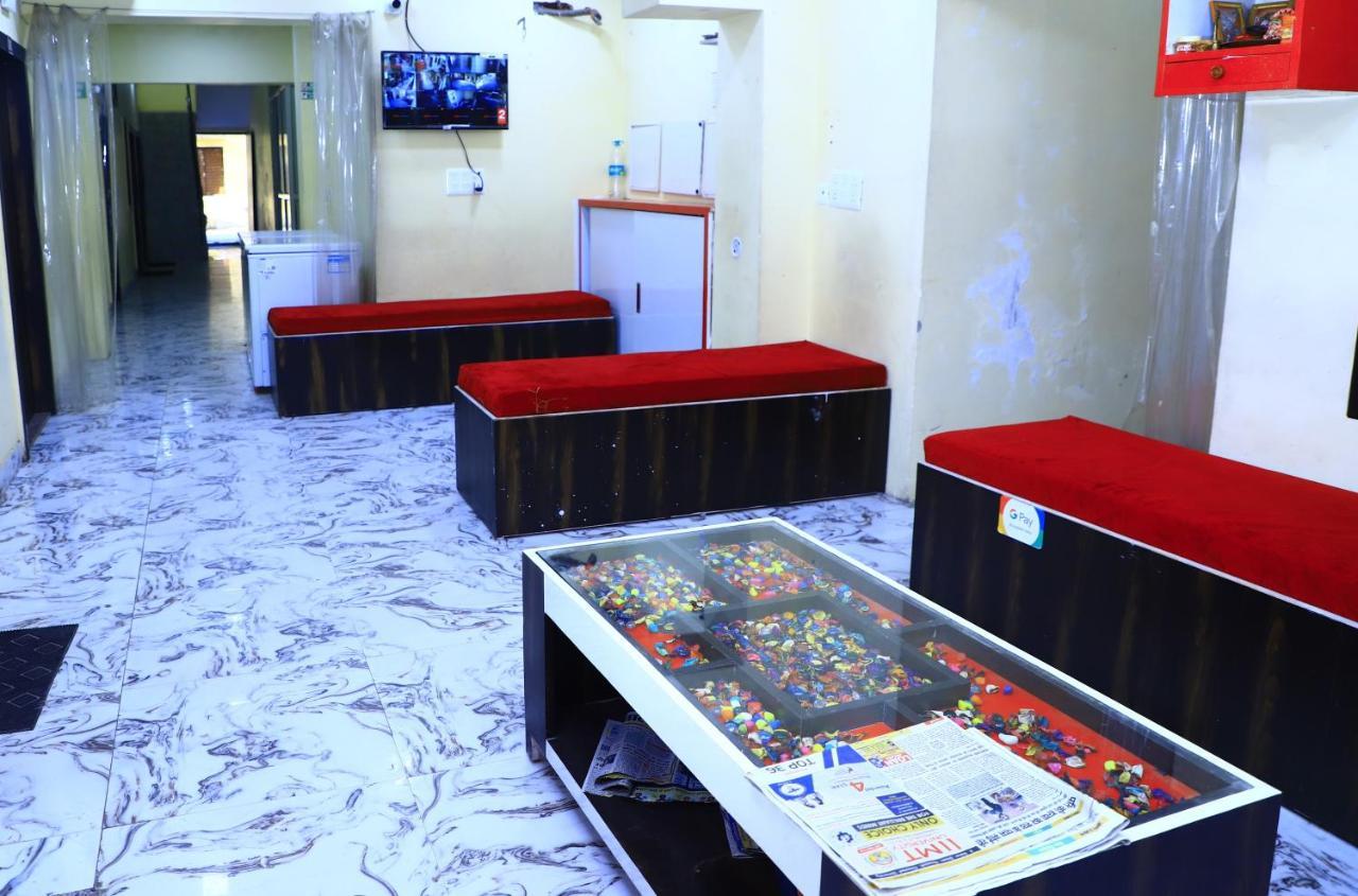 Shivraj Homestay Mathura Bagian luar foto
